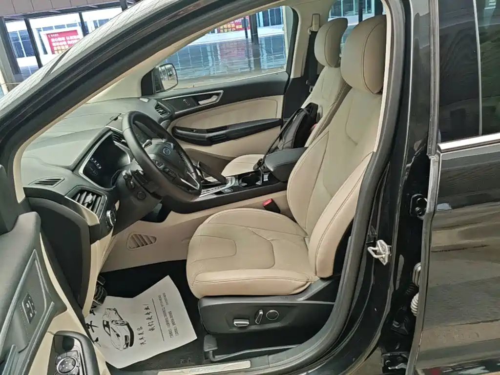 Ford Edge 2016 — фото 16