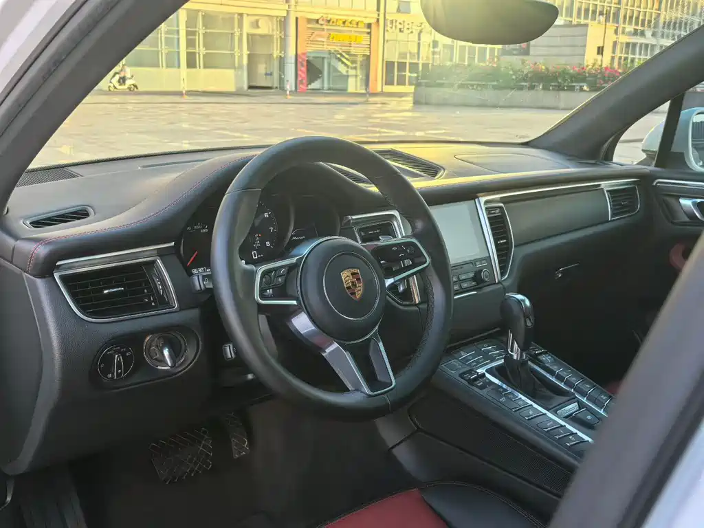 Porsche Macan 2019 — фото 5