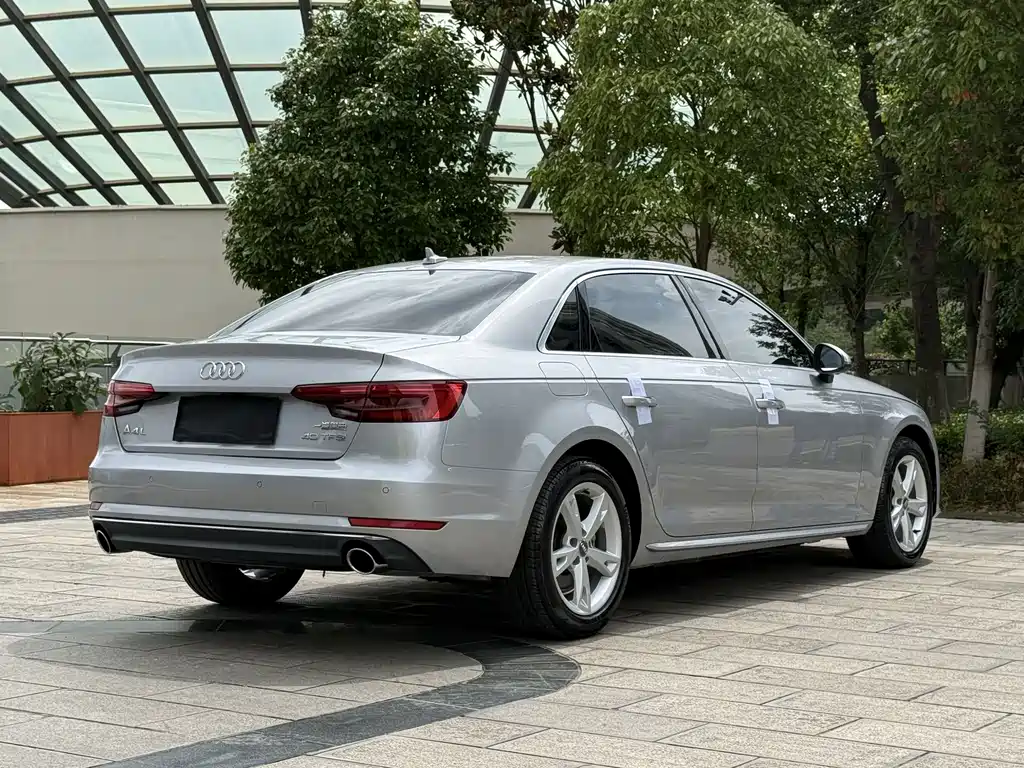 Audi A4L 2017 — фото 31