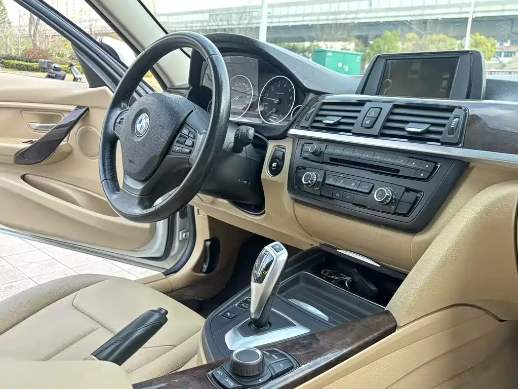 BMW 3 Series 2013 — фото 28