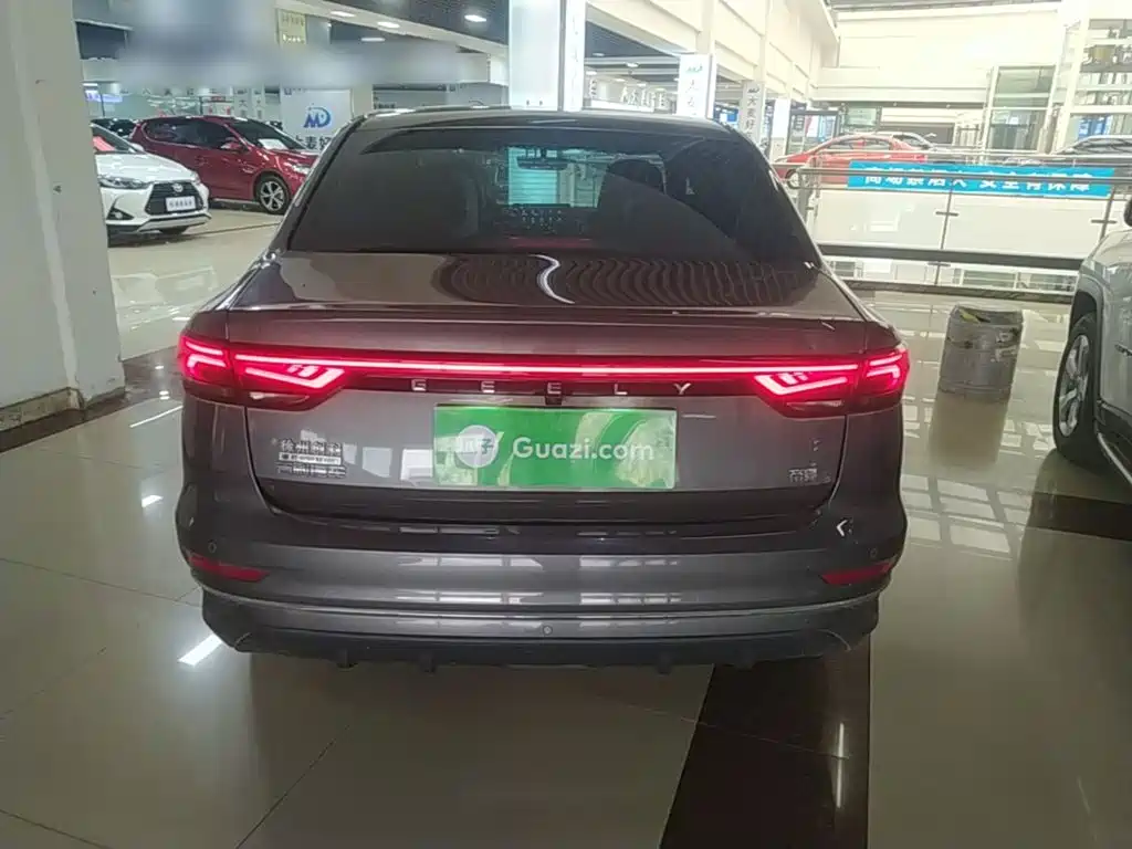 Geely Emgrand 2023