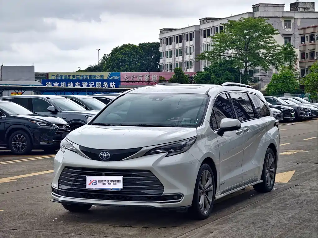 Toyota Sienna 2023