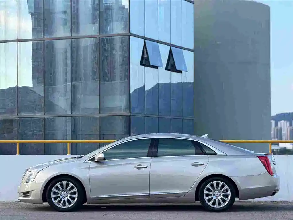 Cadillac XTS 2015 — фото 10