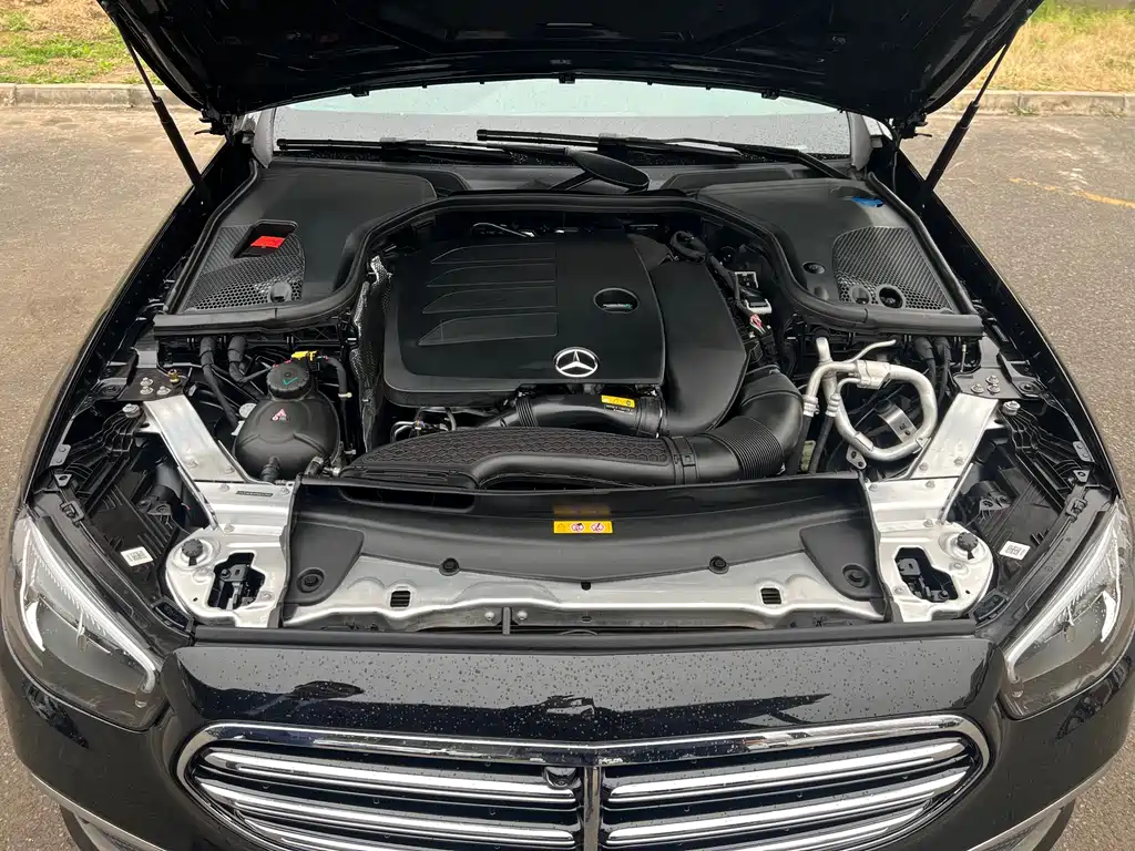 Mercedes-Benz E-Class 2023 — фото 10