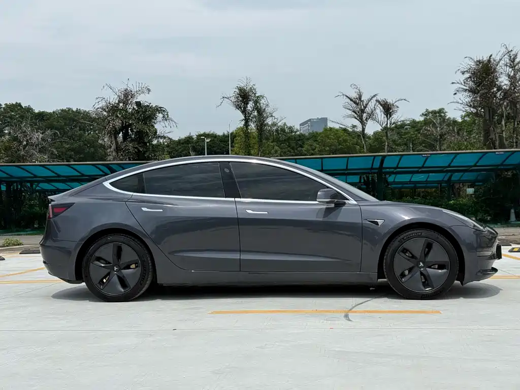 Tesla Model 3 2019 — фото 16