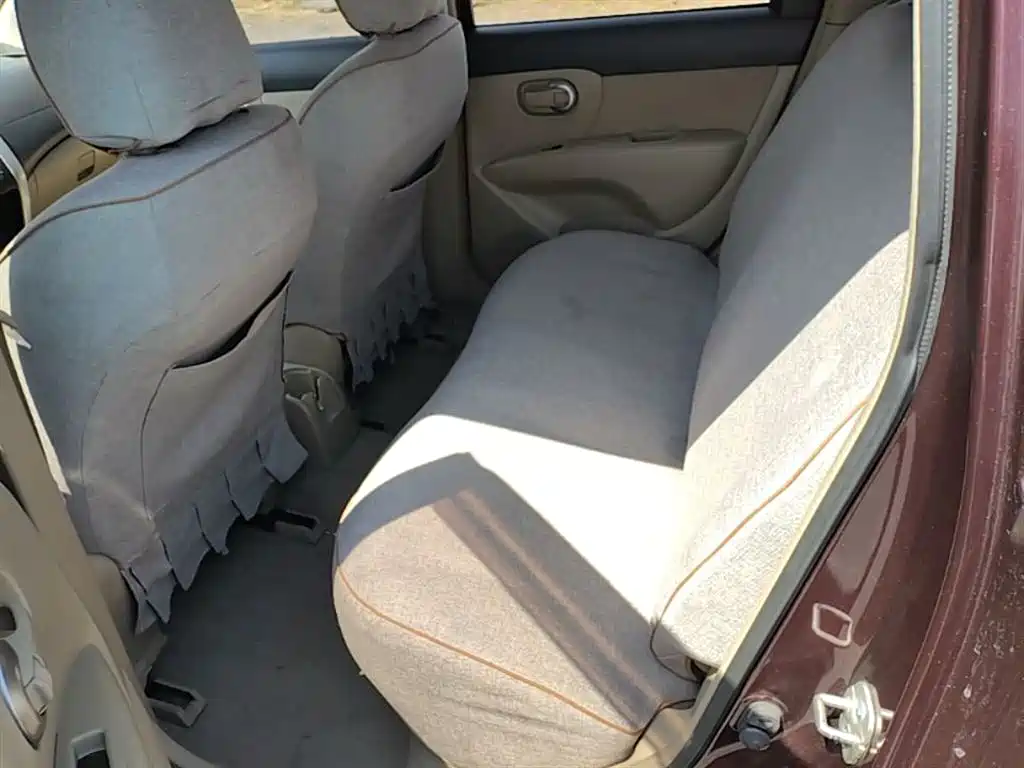 Nissan Livina 2015 — фото 17