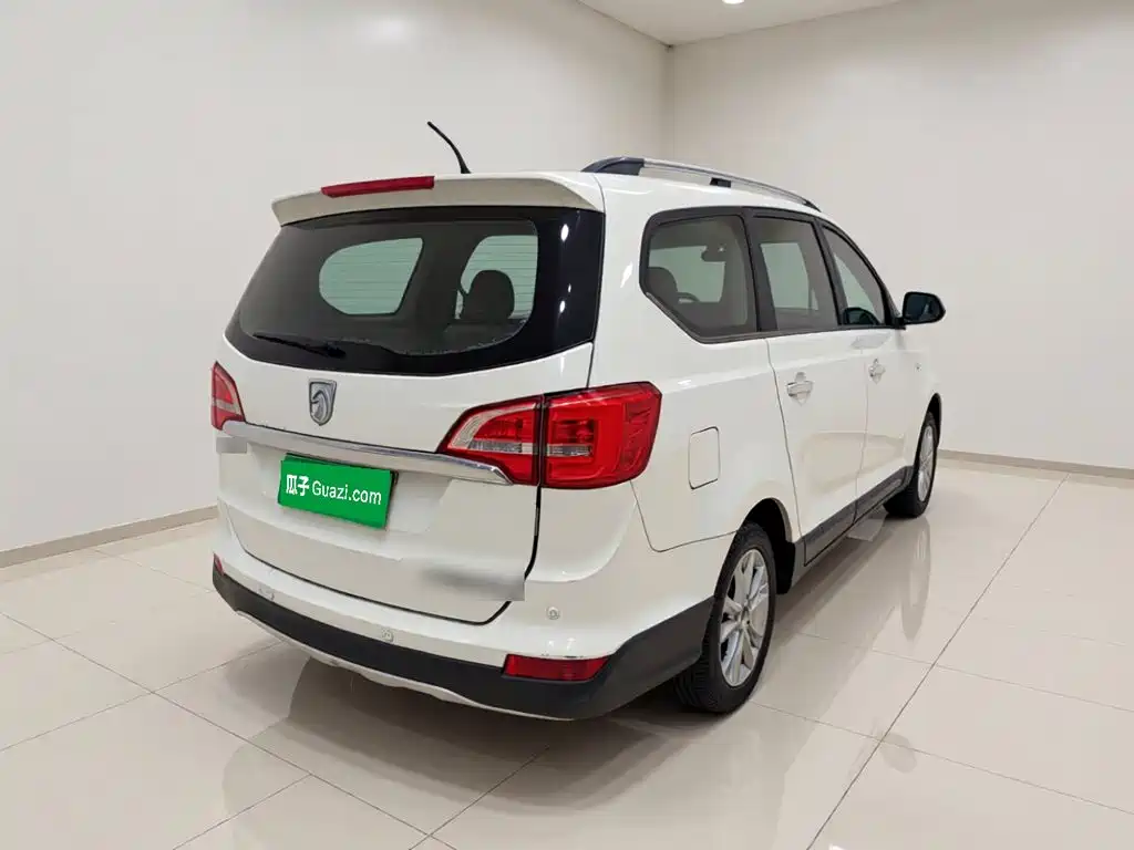 Baojun 730 2015