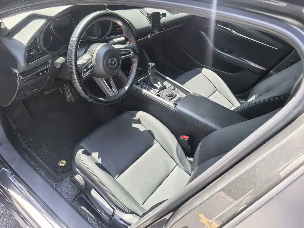 Mazda 3 Angkesela 2024