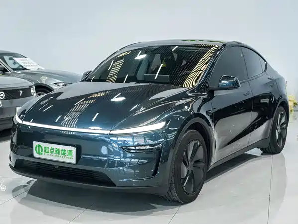 Tesla Model Y 2025