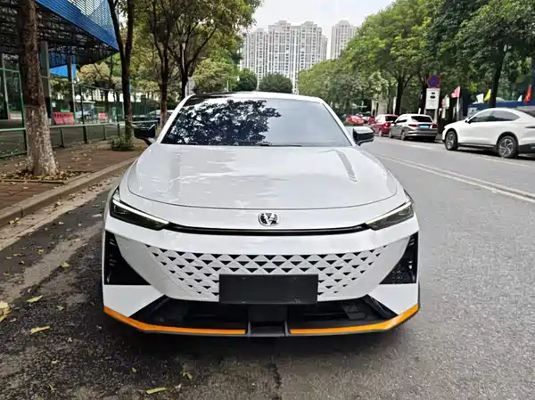 Changan UNI-V 2024
