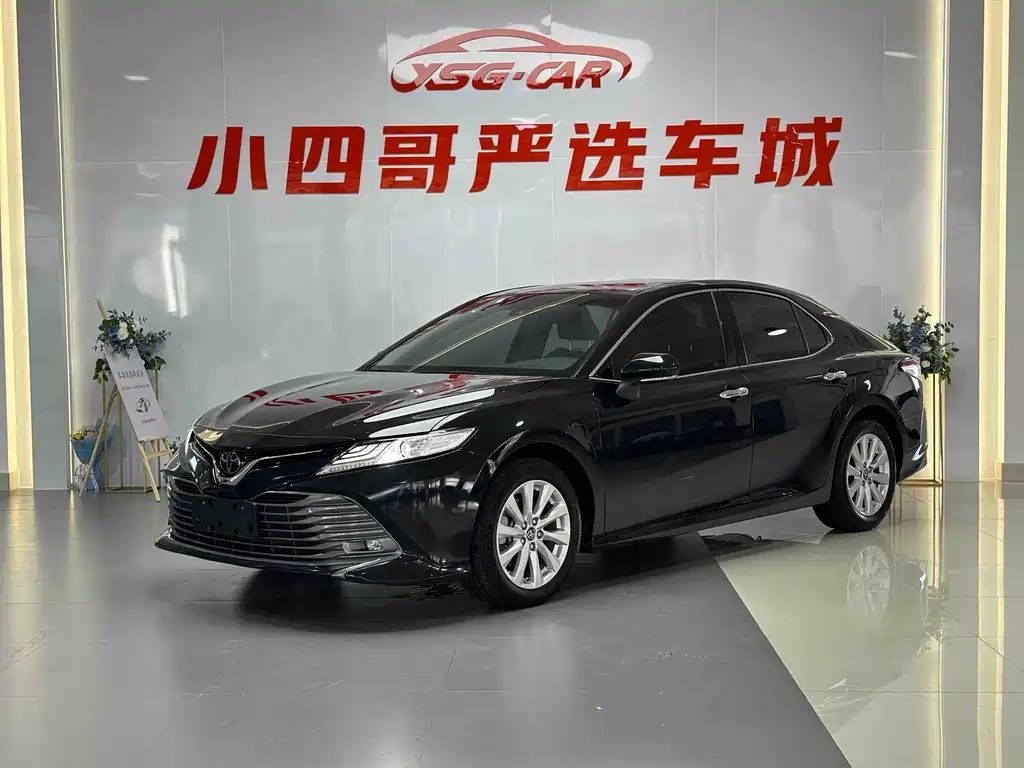 Toyota Camry 2020 — фото 1