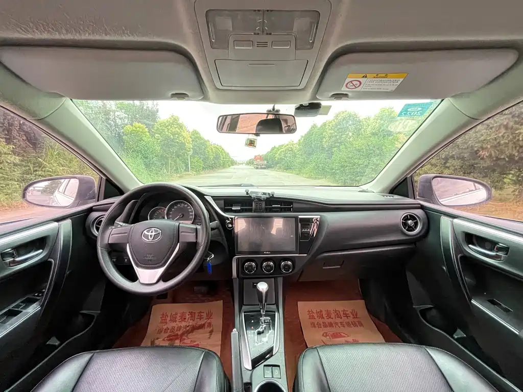 Toyota Corolla 2018 — фото 12