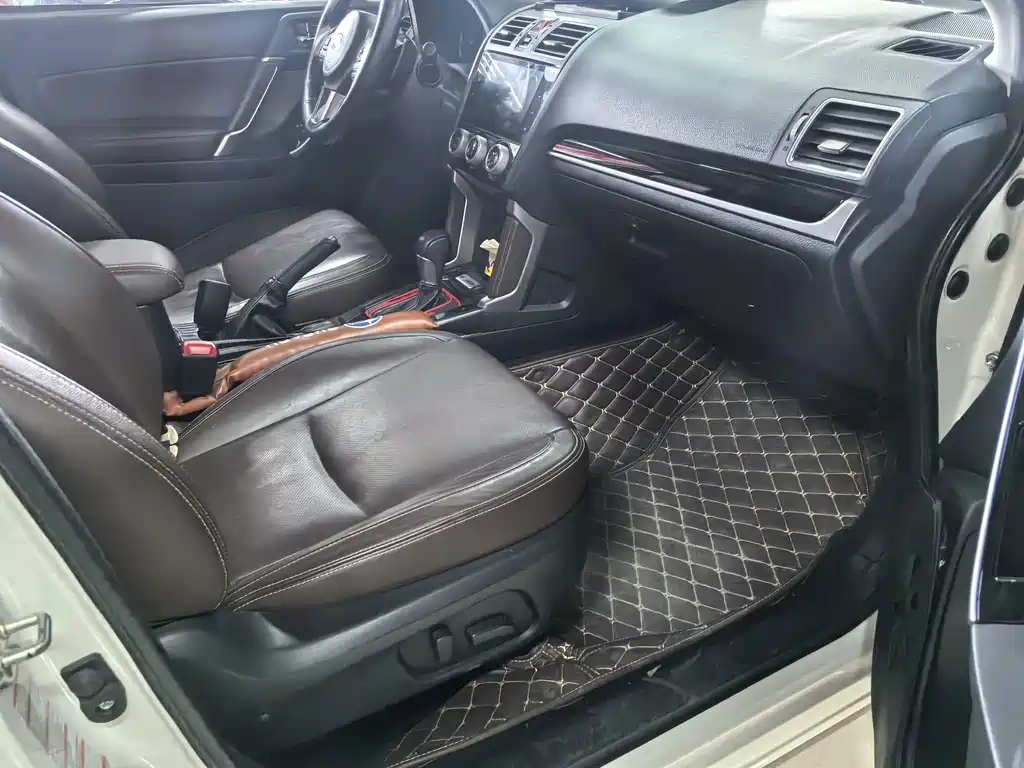 Subaru Forester 2016 — фото 11