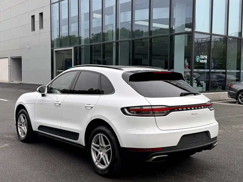 Porsche Macan 2019 — фото 24