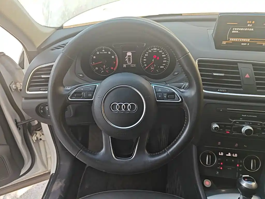 Audi Q3 2018 — фото 11