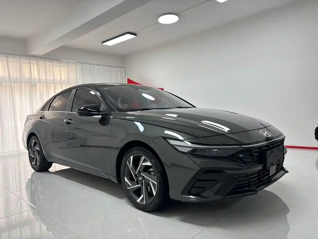 Hyundai Elantra 2023