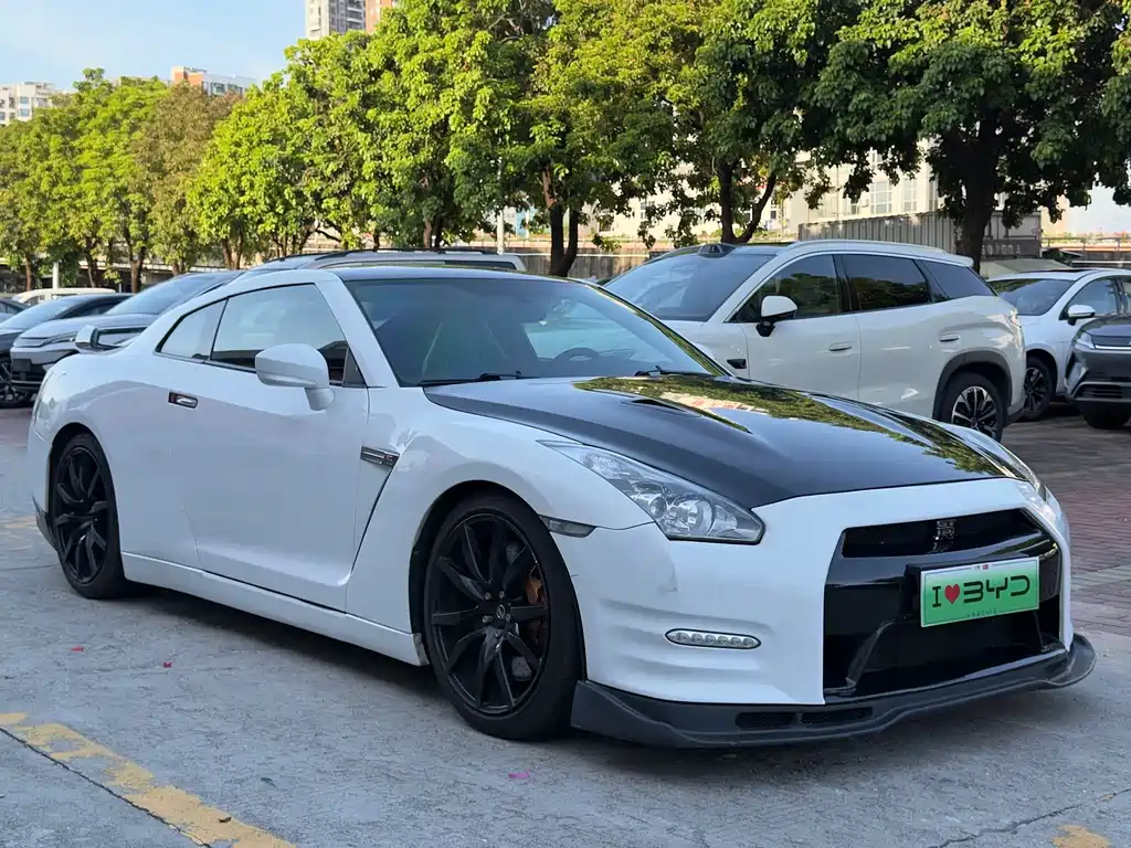 Nissan GT-R 2012 — фото 3
