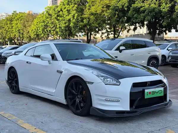 Nissan GT-R 2012