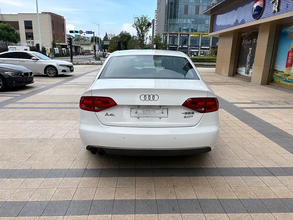 Audi A4L 2011