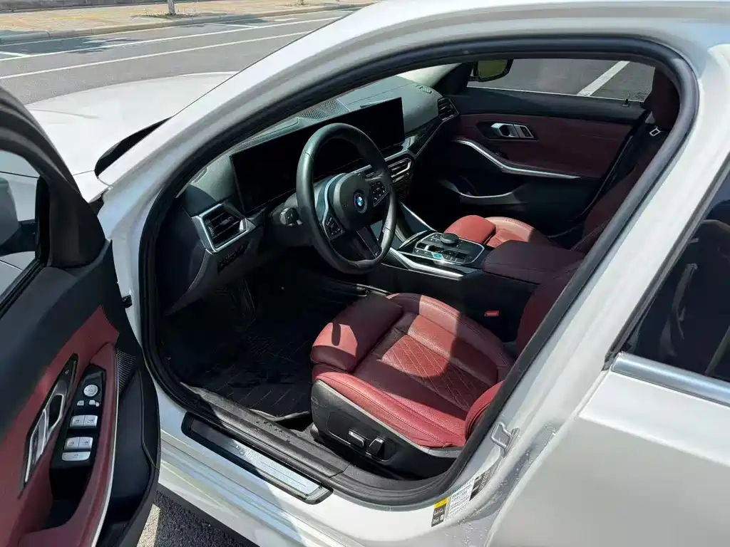 BMW i3 2024