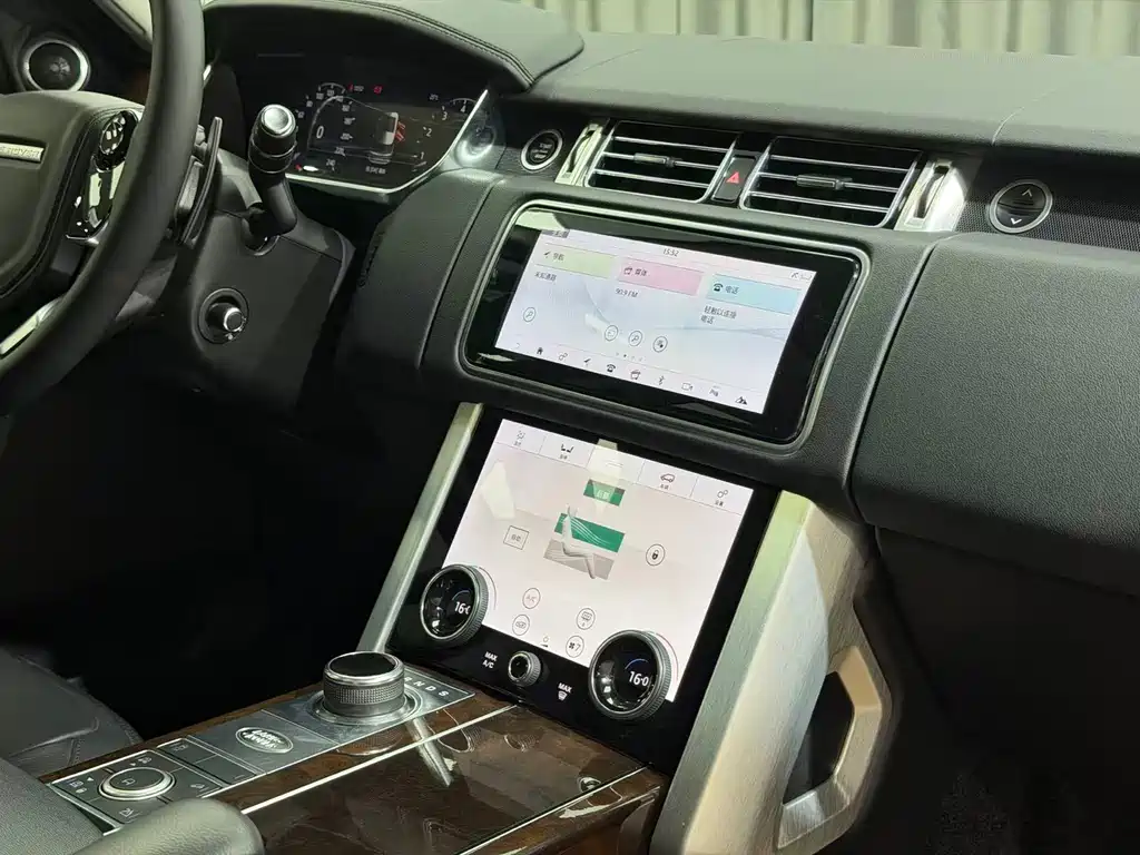 Land Rover Range Rover 2021 — фото 11