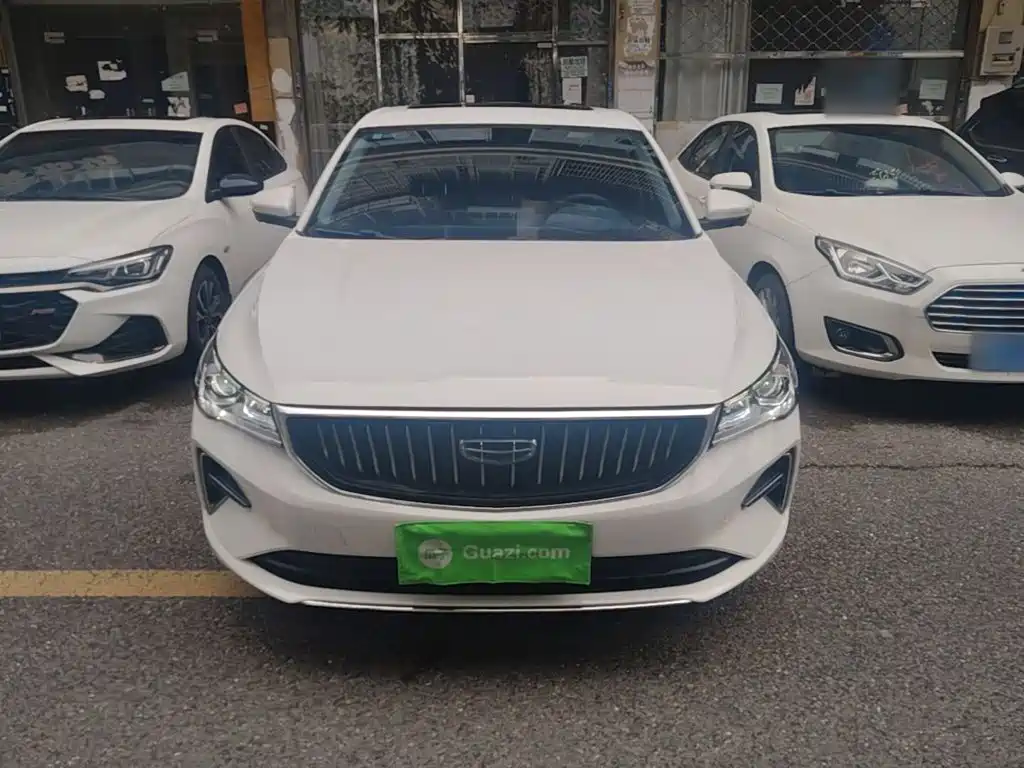 Geely Emgrand 2022