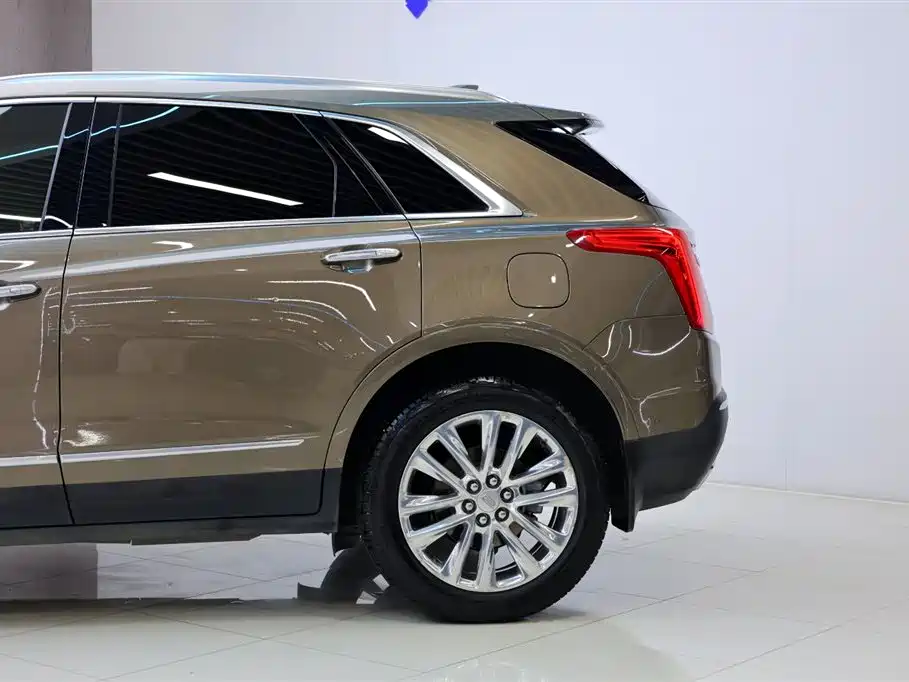 Cadillac XT5 2017 — фото 4