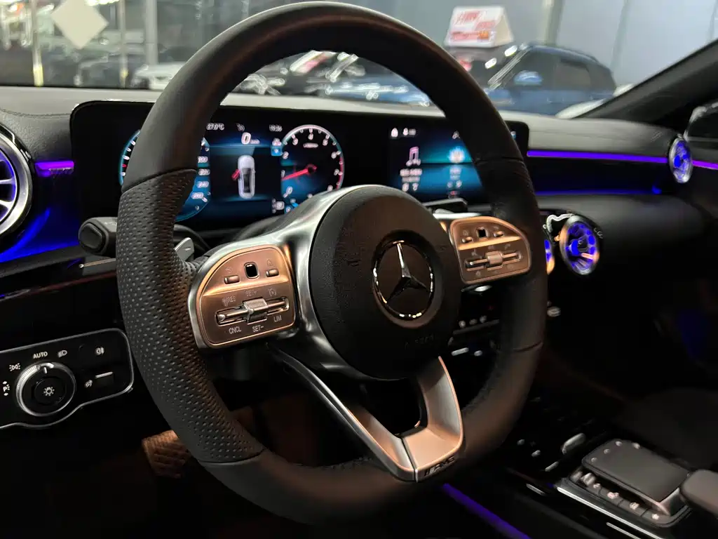 Mercedes-Benz A-Class 2023 — фото 6