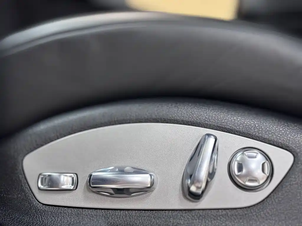 Porsche Macan 2023 — фото 26