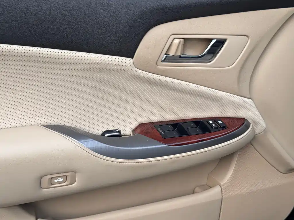 Toyota Crown 2014 — фото 10