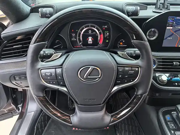 Lexus LS 2021