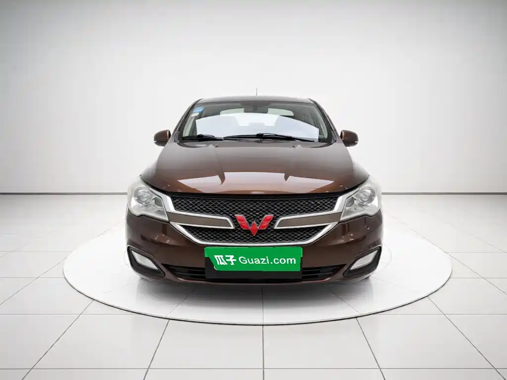 Wuling Hongguang 2015