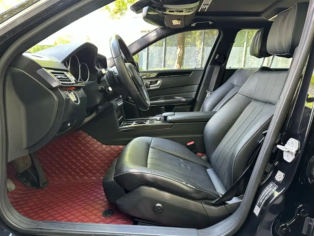 Mercedes-Benz E-Class 2015 — фото 17