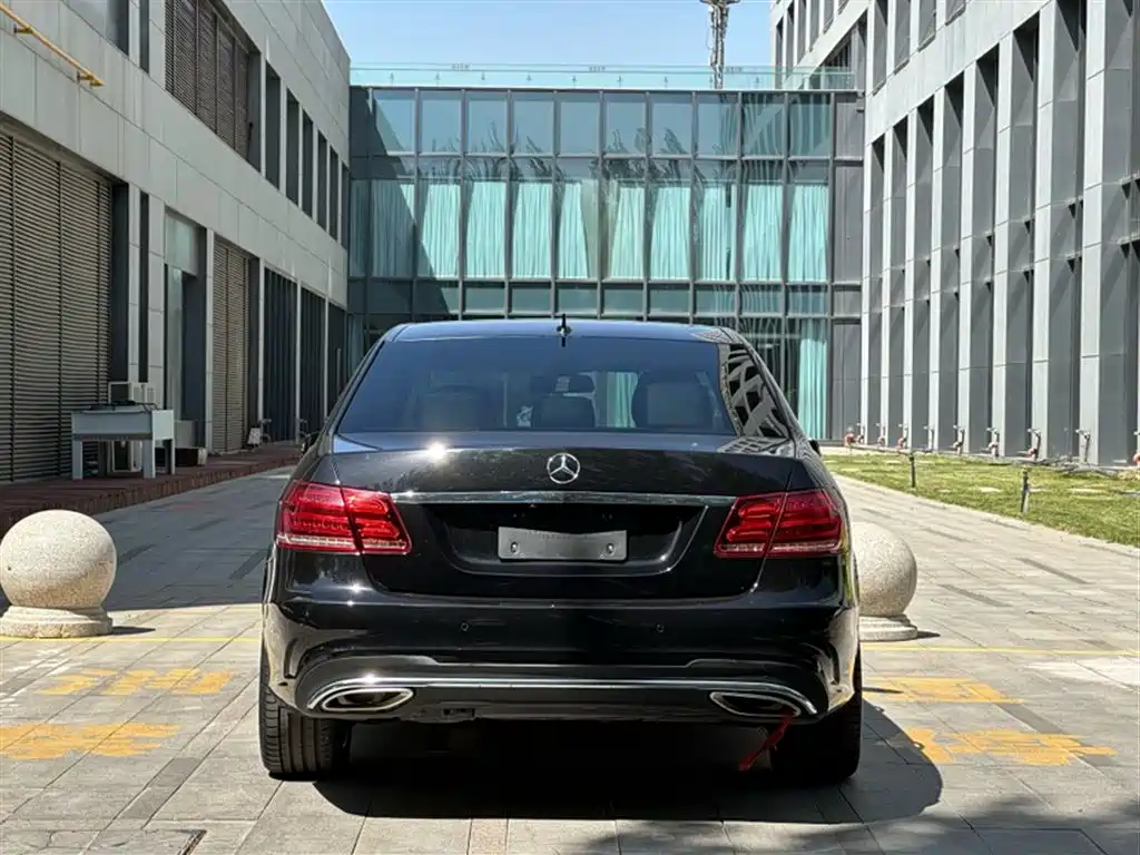 Mercedes-Benz E-Class 2015 — фото 9