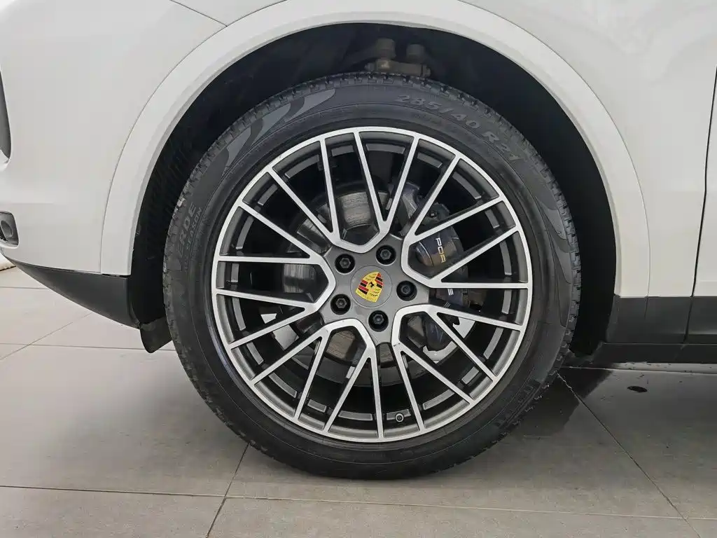 Porsche Cayenne 2019 — фото 17