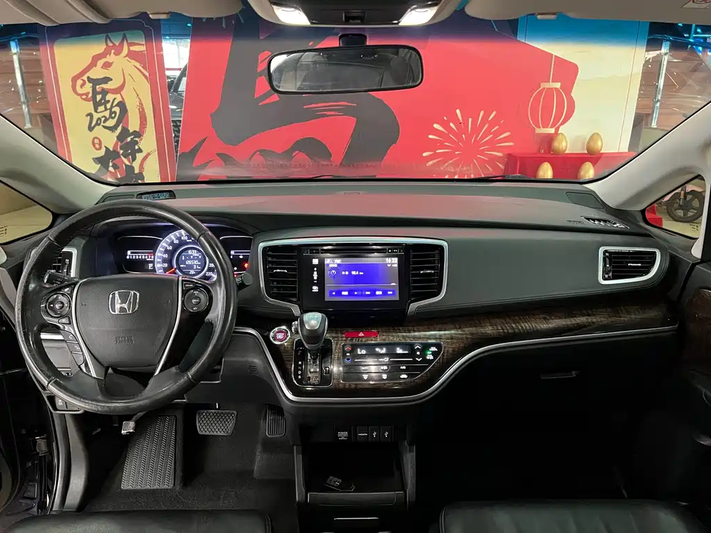 Honda Odyssey 2015 — фото 10