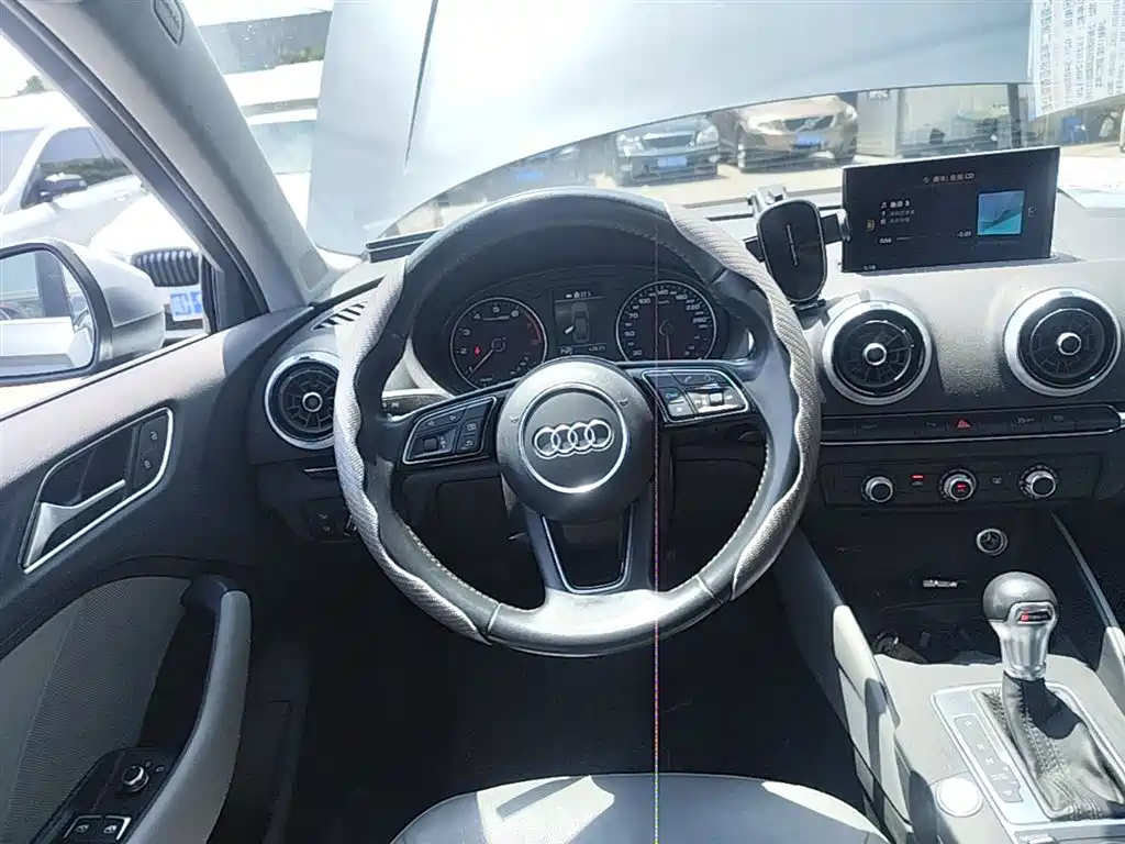 Audi A3 2018 — фото 11