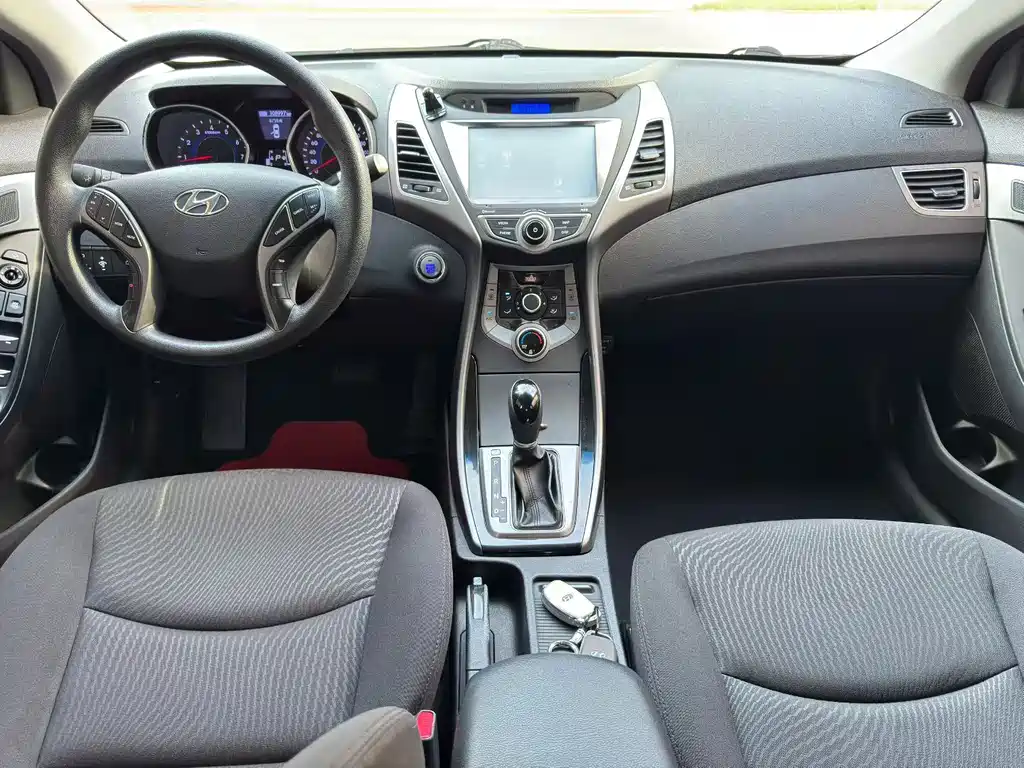 Hyundai Elantra 2015