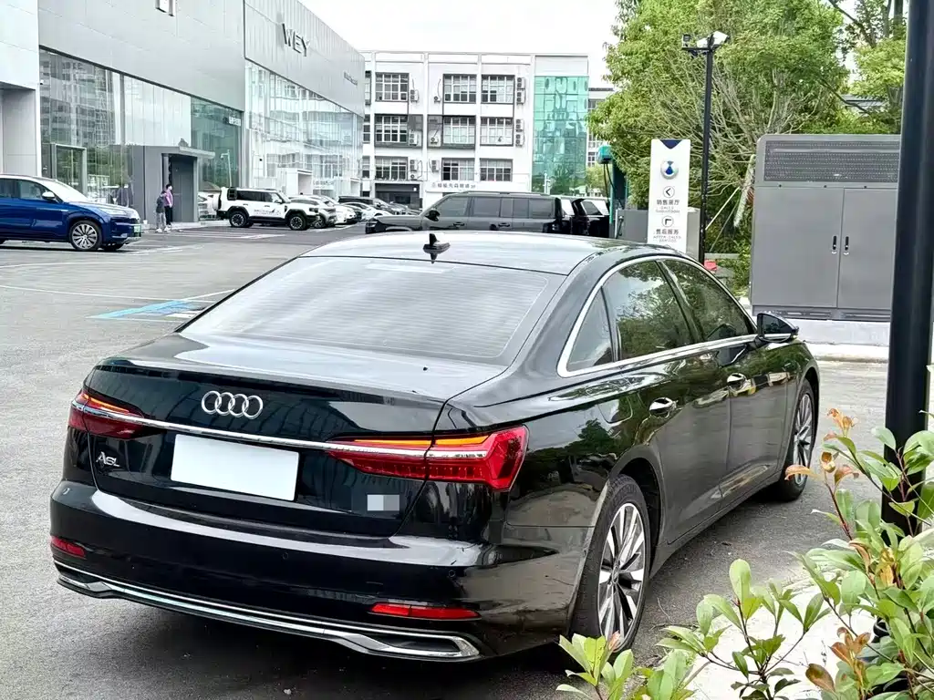 Audi A6L 2023