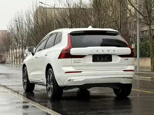 Volvo XC60 2025