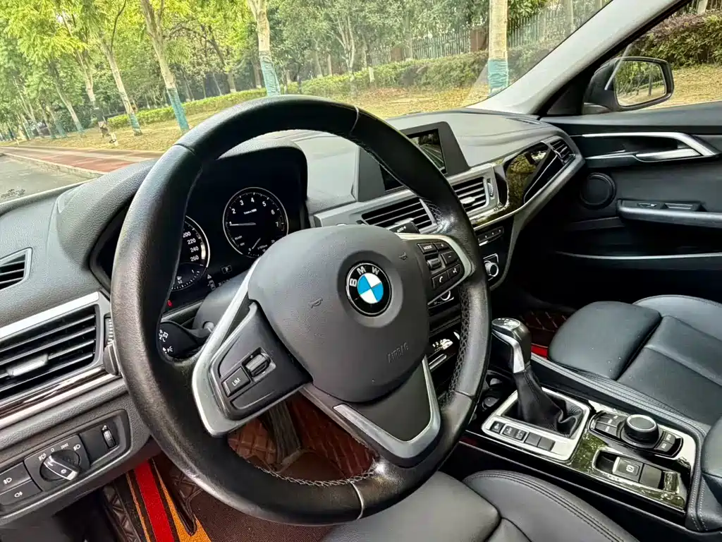 BMW 1 Series 2019 — фото 4