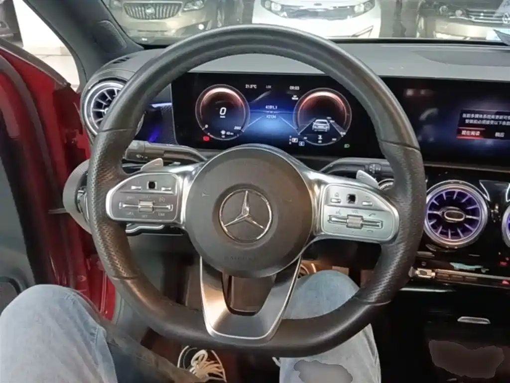 Mercedes-Benz A-Class 2023 — фото 11