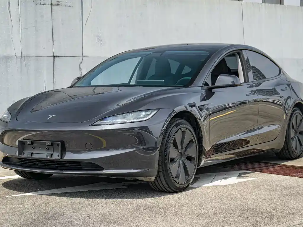 Tesla Model 3 2024 — фото 1