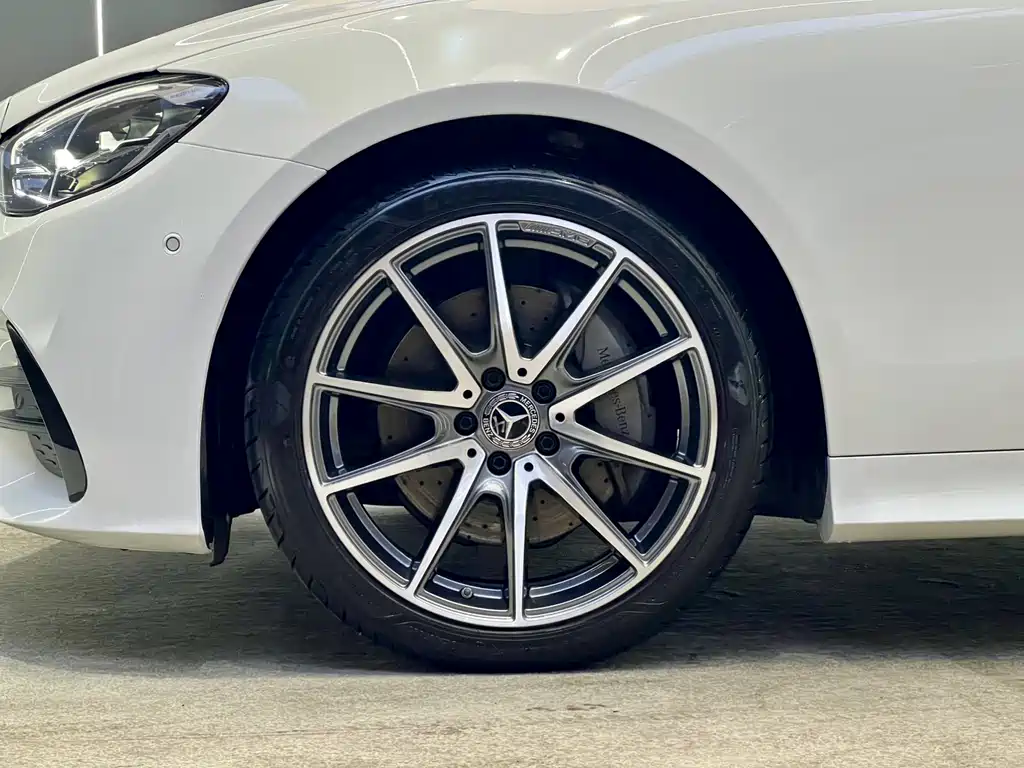 Mercedes-Benz E-Class 2024 — фото 18