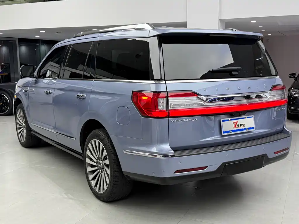 Lincoln Navigator 2019 — фото 16