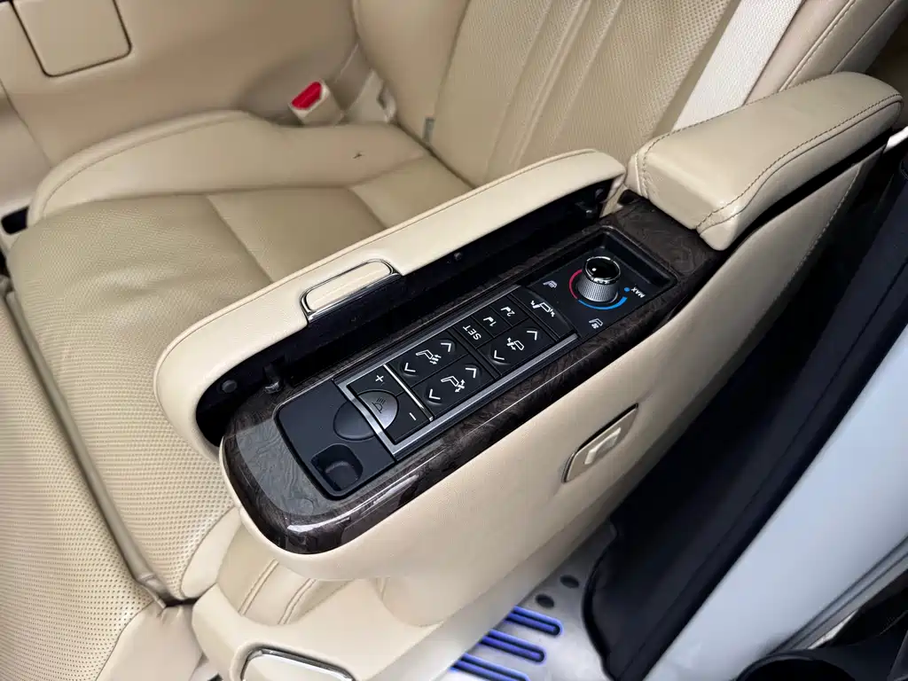 Toyota Alphard 2021 — фото 15