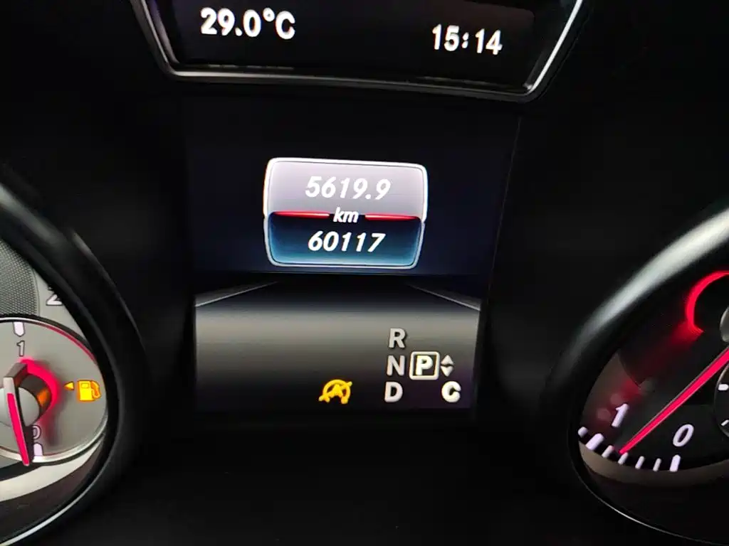 Mercedes-Benz GLA 2016 — фото 19