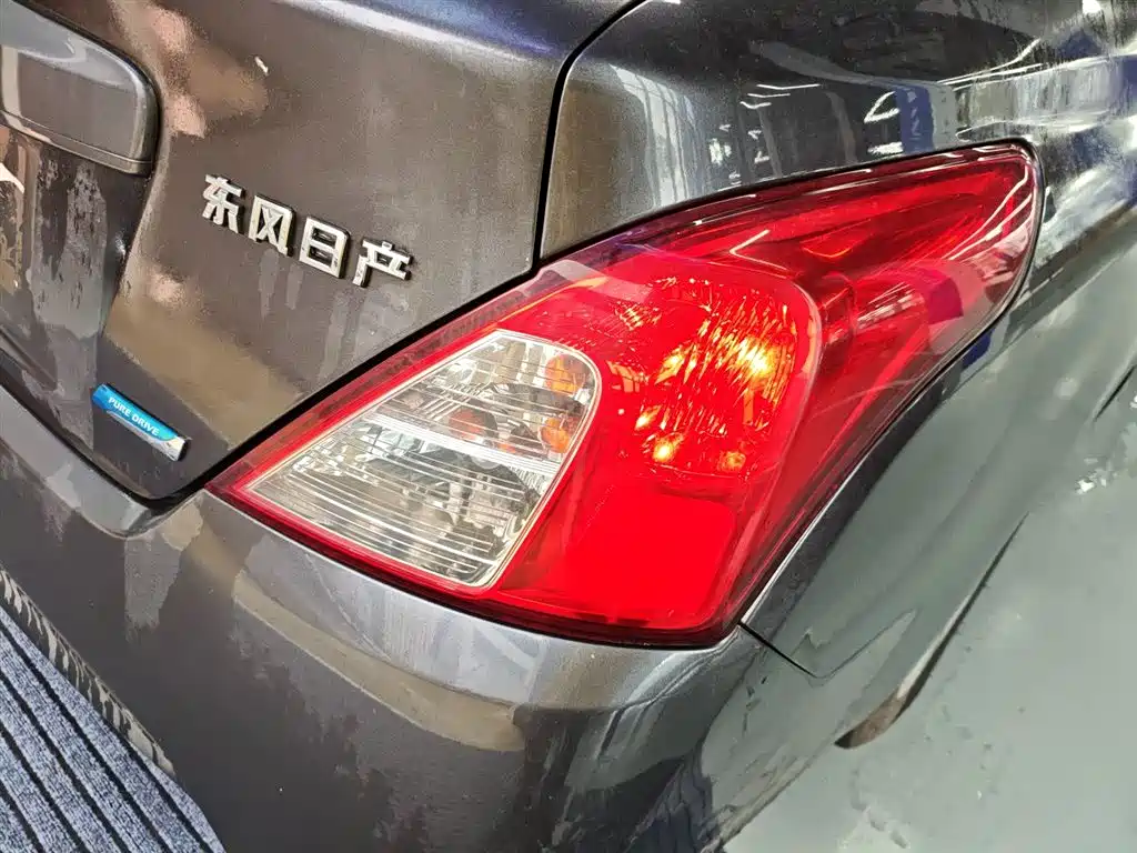 Nissan Sunny 2015 — фото 24