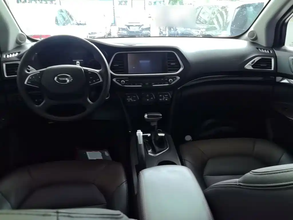 GAC Trumpchi GS4 2017 — фото 10