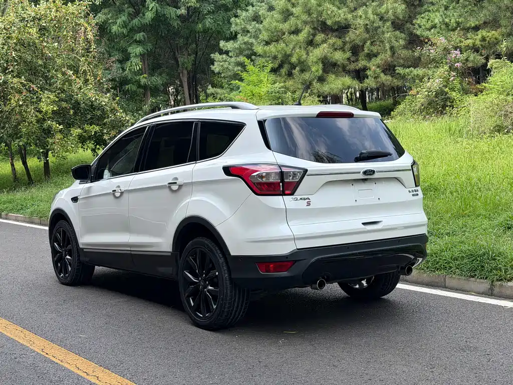 Ford Kuga 2017 — фото 16